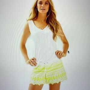 Lilly Pulitzer Baybreeze Pineapple Eyelet Short- White